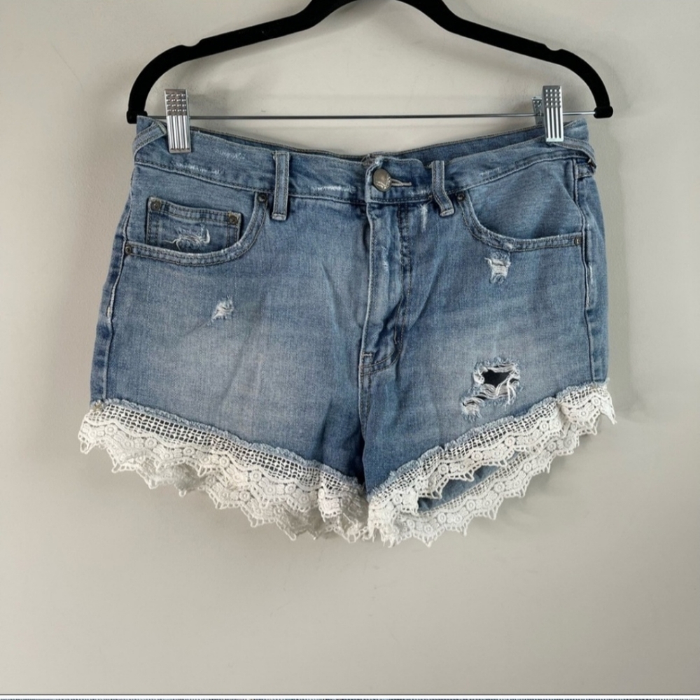Free People lace trim distressed denim shorts size 29